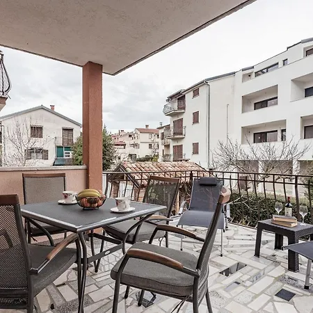 Apartment Luxury Gina