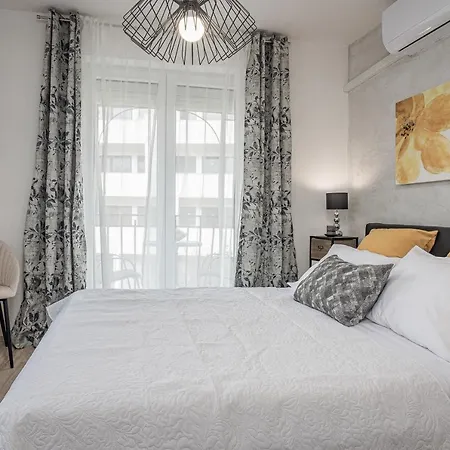 Apartment Luxury Gina *