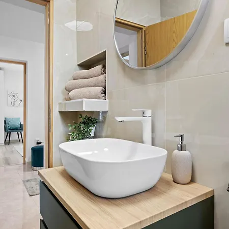 Luxury Gina Apartment