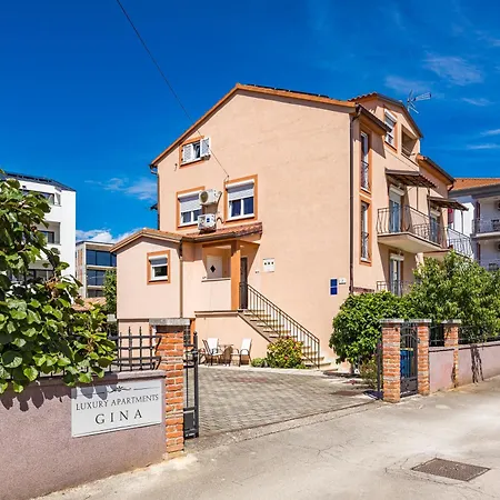 Luxury Gina 아파트 *