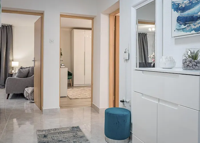 아파트 Luxury Gina 로비니