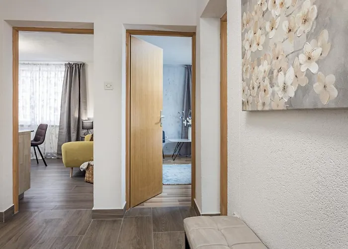 Luxury Gina 아파트 로비니