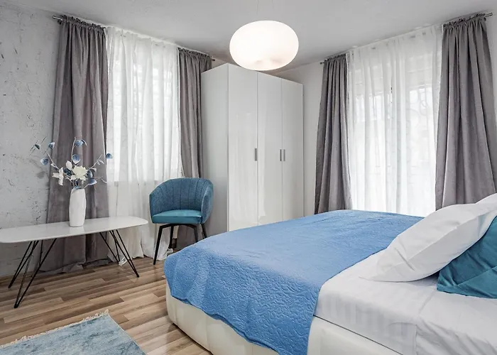 Luxury Gina 아파트