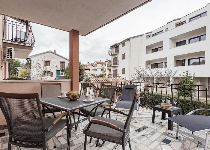 아파트 Luxury Gina