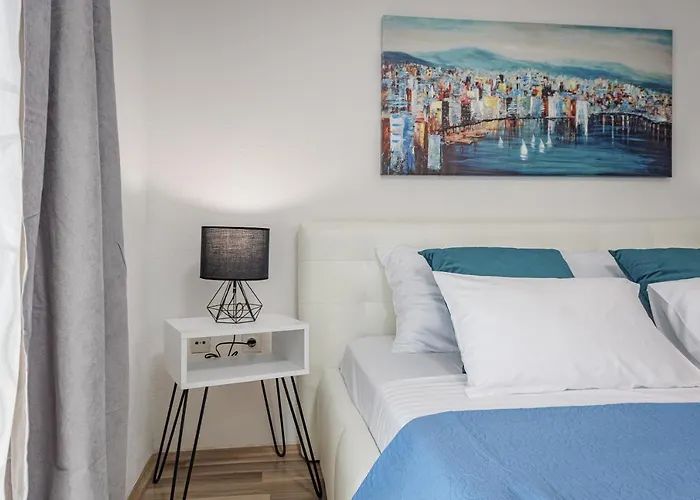 Luxury Gina 아파트 *