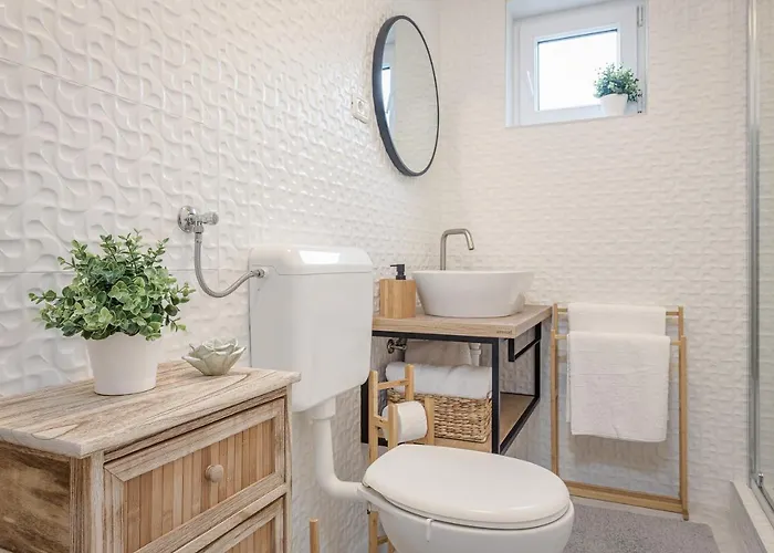 Luxury Gina 로비니