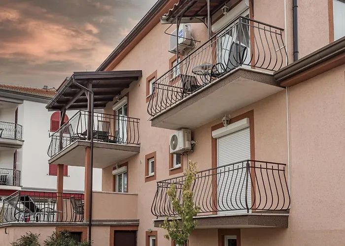 아파트 Luxury Gina 로비니