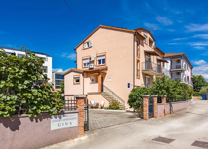 Luxury Gina 아파트 *