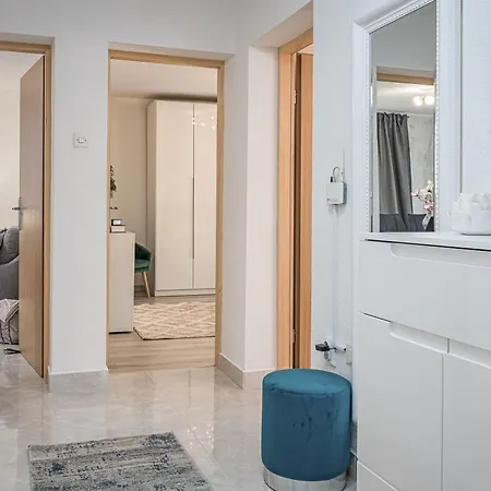Διαμέρισμα Luxury Gina Ρόβινι